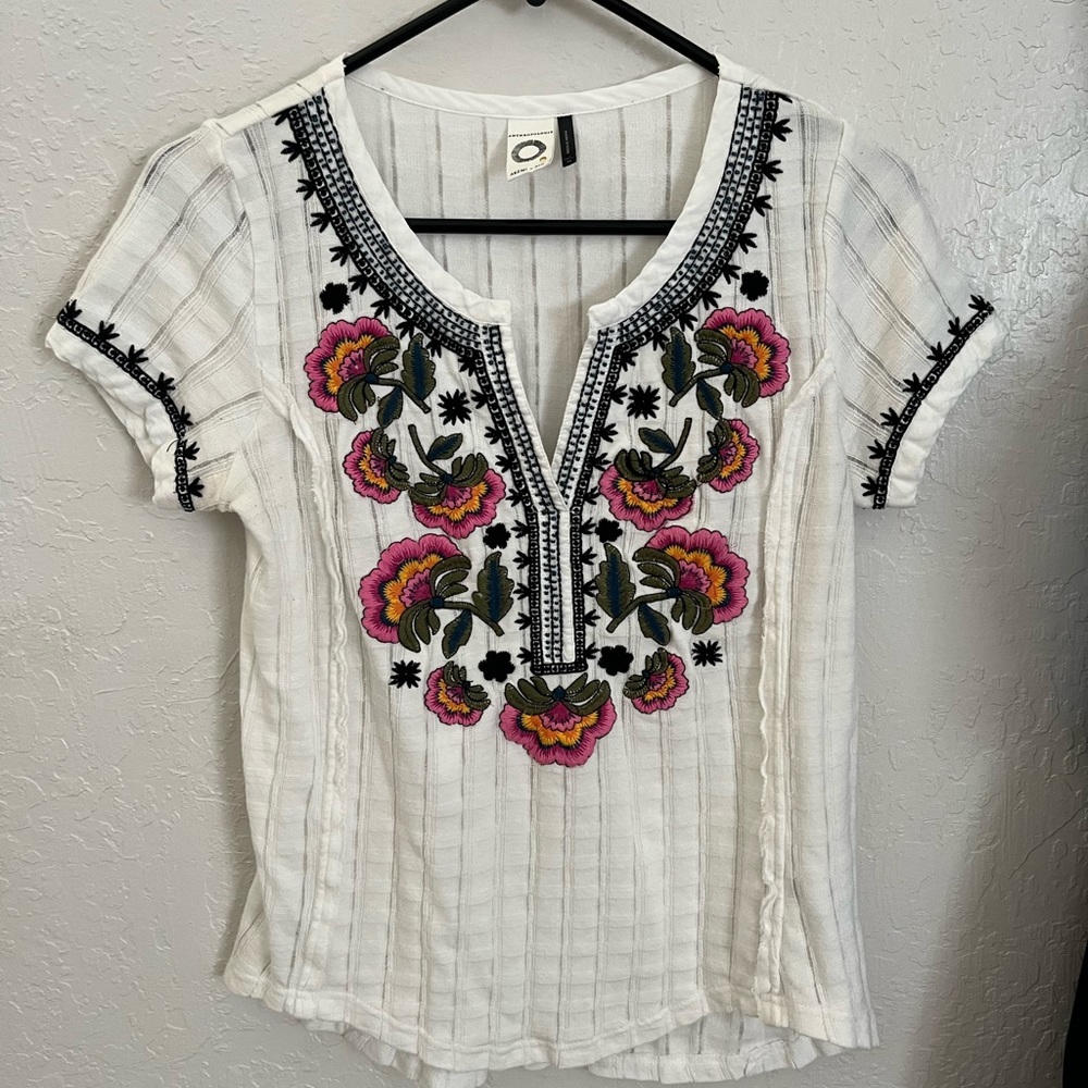 Anthropologie embroidered tee